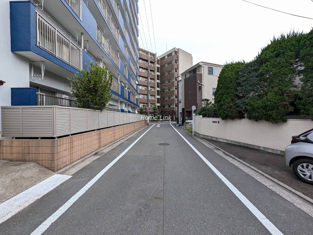 三田高島平第一コーポ　南側 前面道路